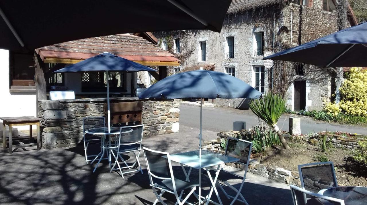 Hotel Restaurant Les Gorges De Chouvigny Exterior foto